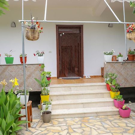 Apartment Xheison Berat Exterior foto