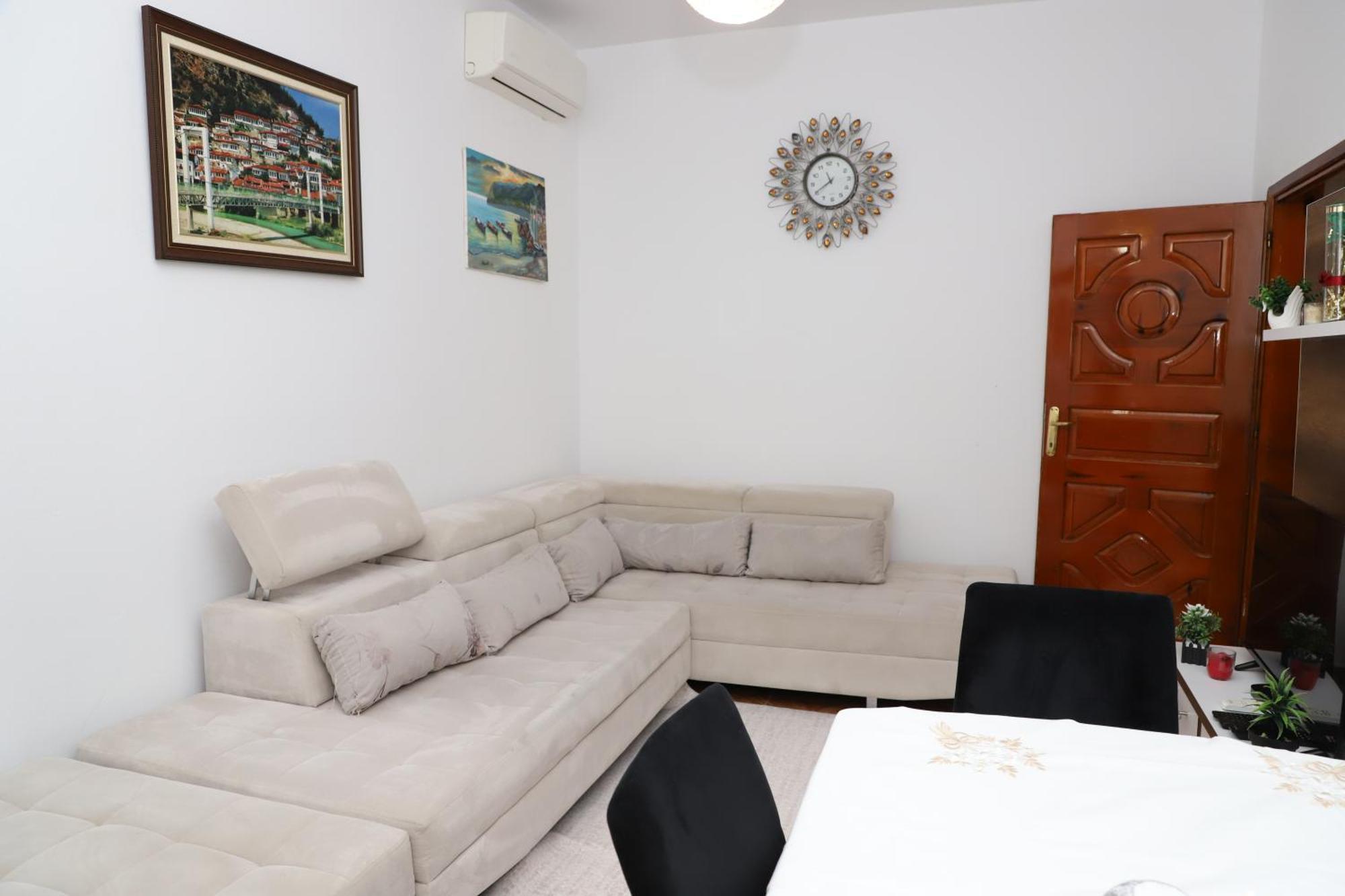 Apartment Xheison Berat Exterior foto