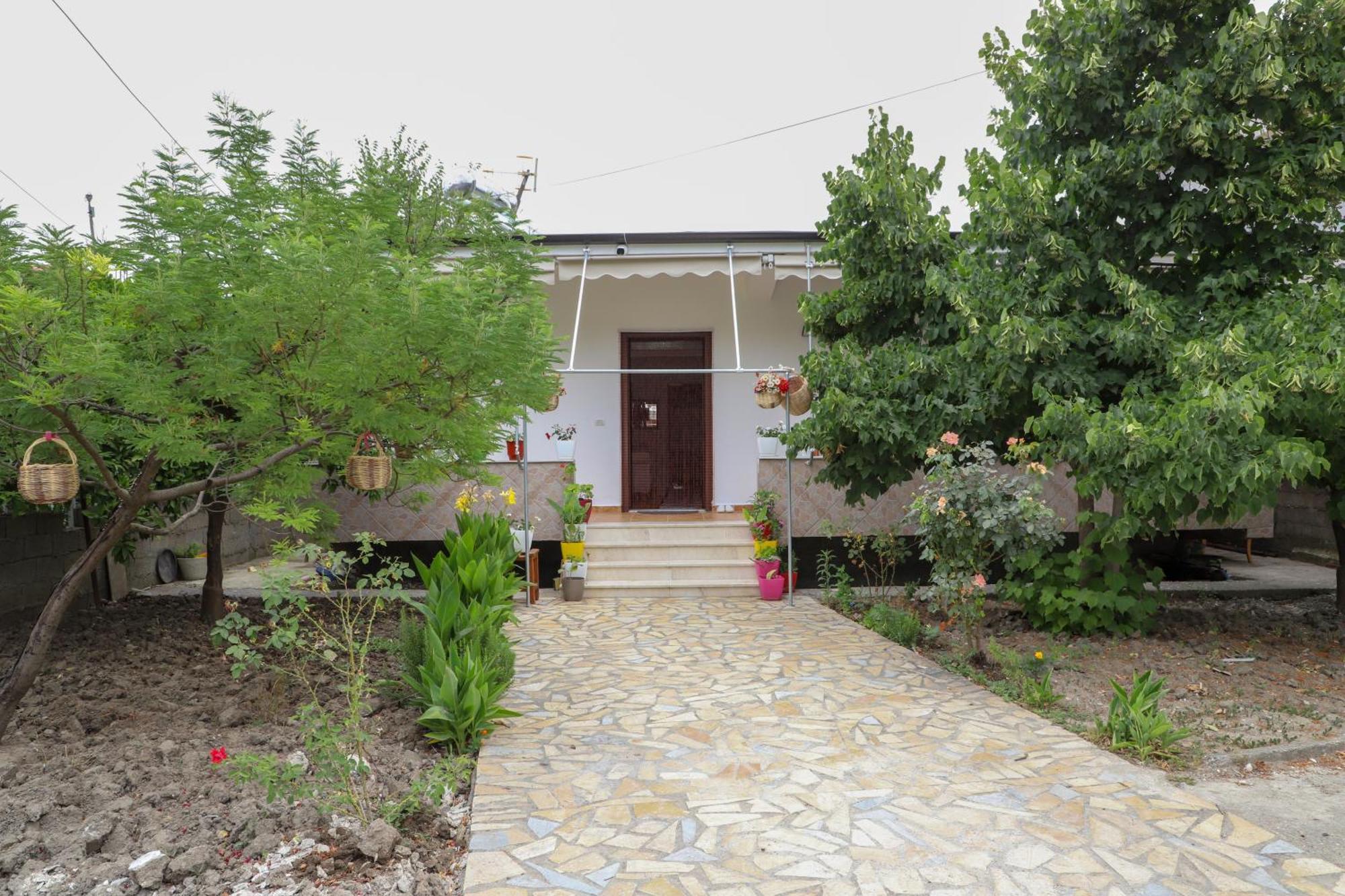 Apartment Xheison Berat Exterior foto